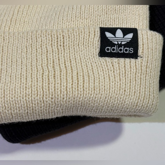 adidas Originals Trefoil Beanie 2-Pack - Picture 5 of 9